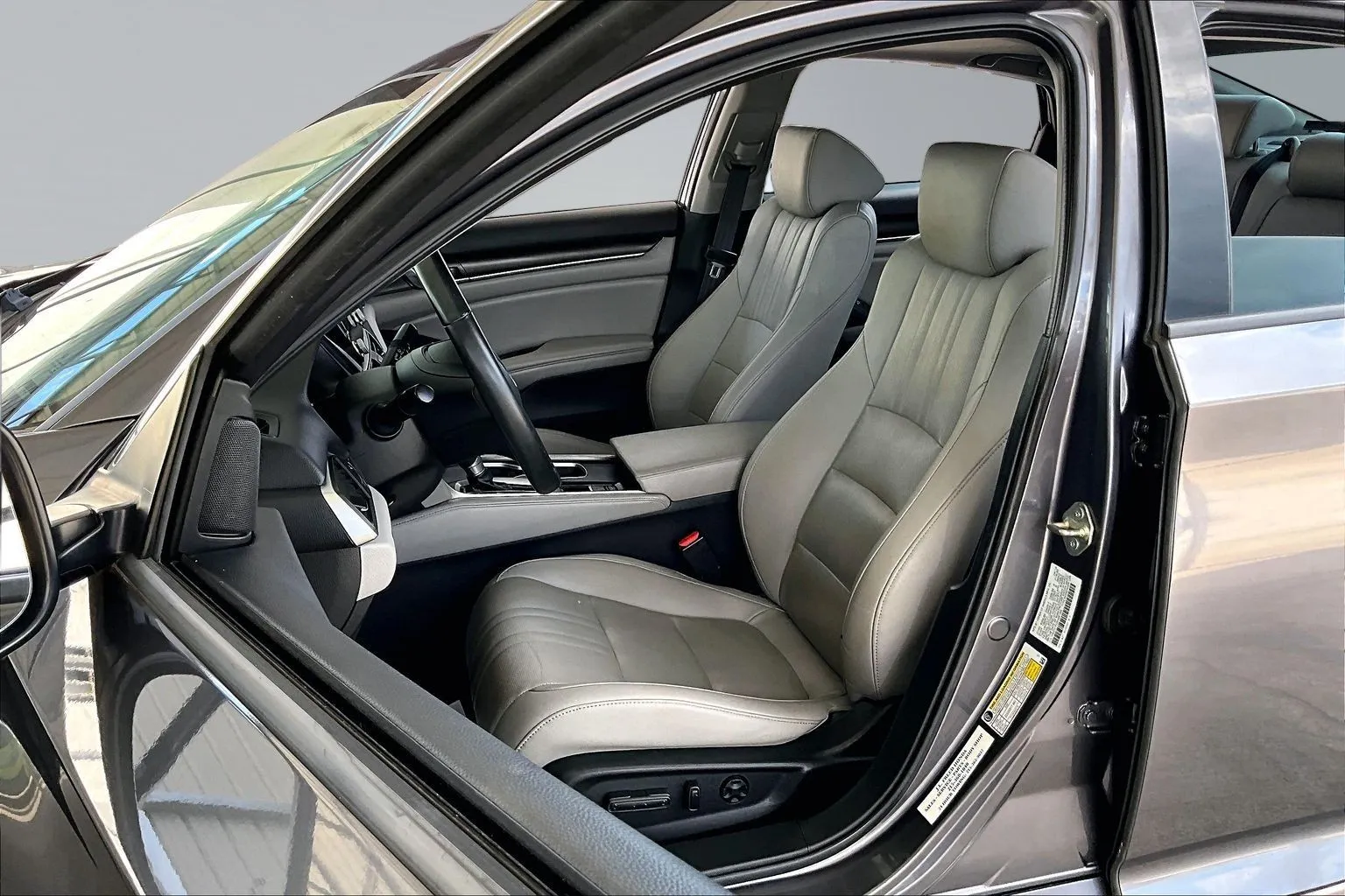 Honda Accord photo 18