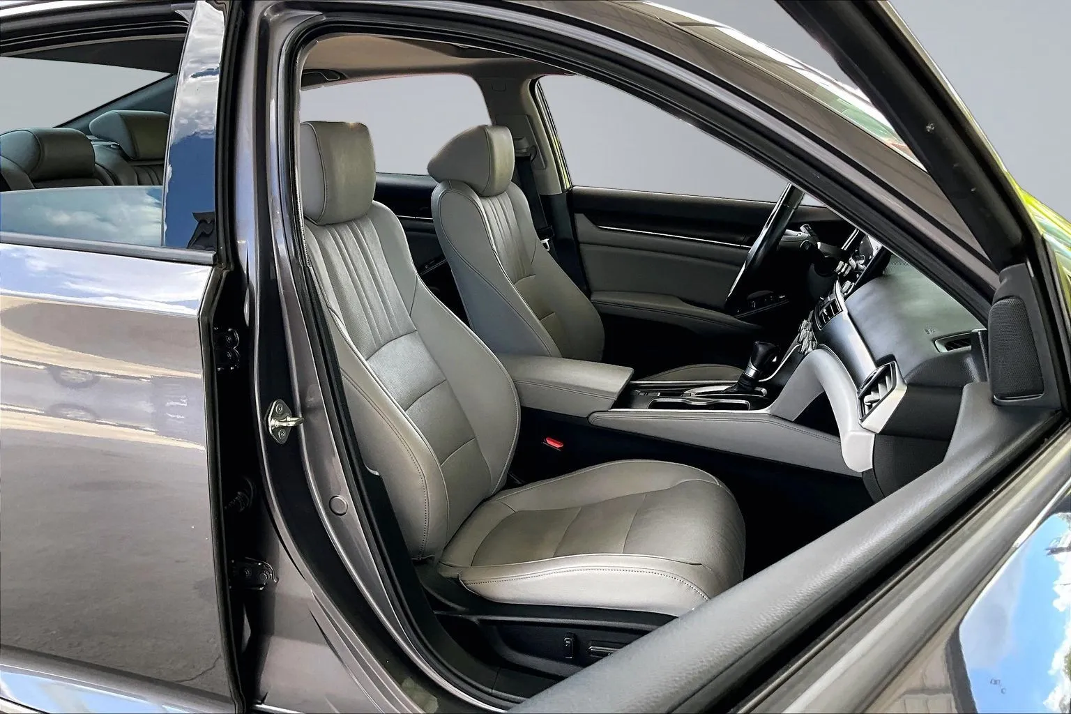 Honda Accord photo 26