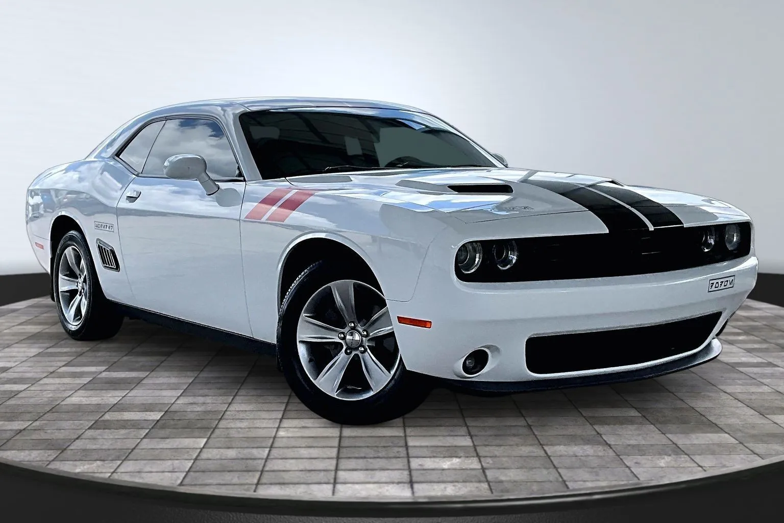 Dodge Challenger photo 3