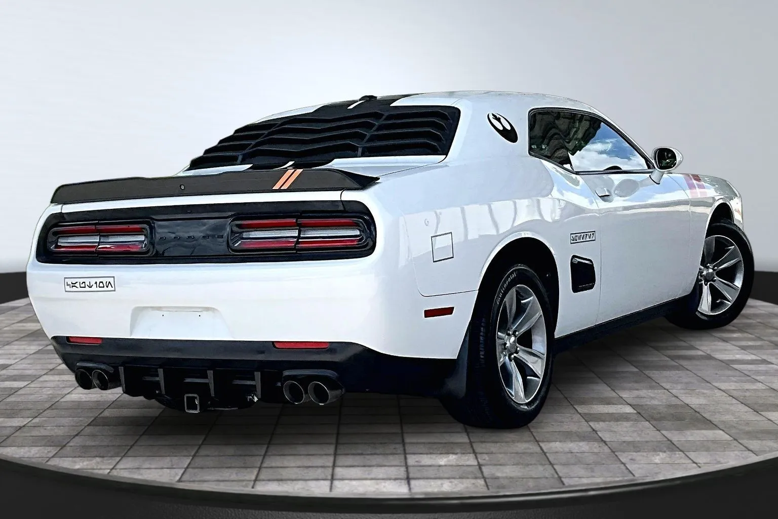 Dodge Challenger photo 6