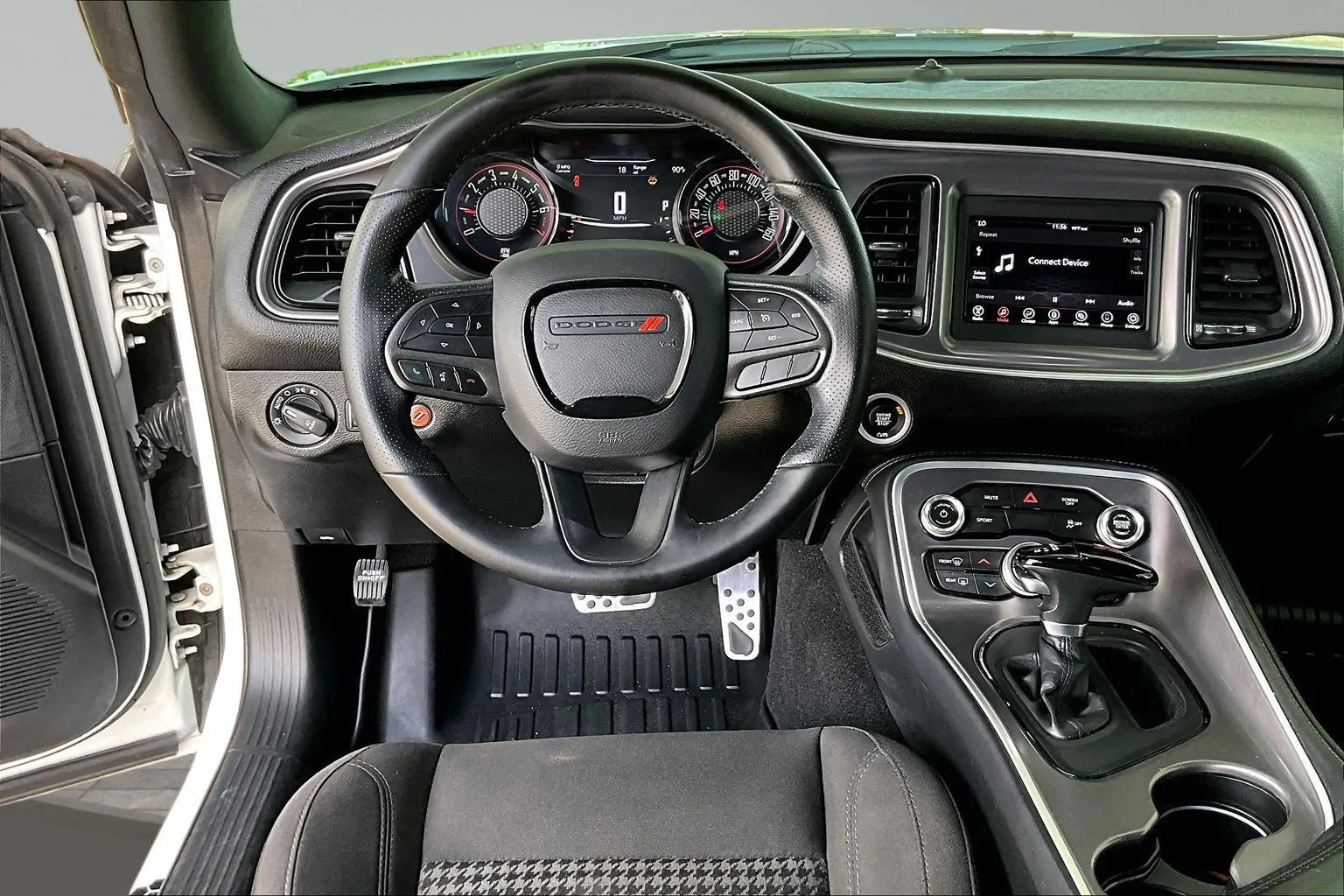 Dodge Challenger photo 8