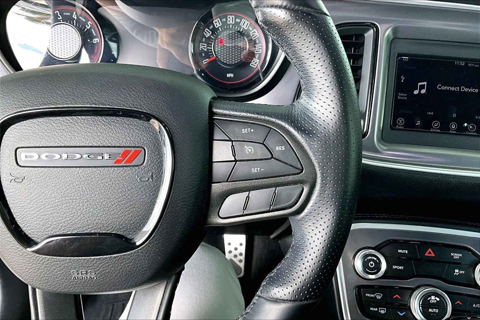 Dodge Challenger photo 11