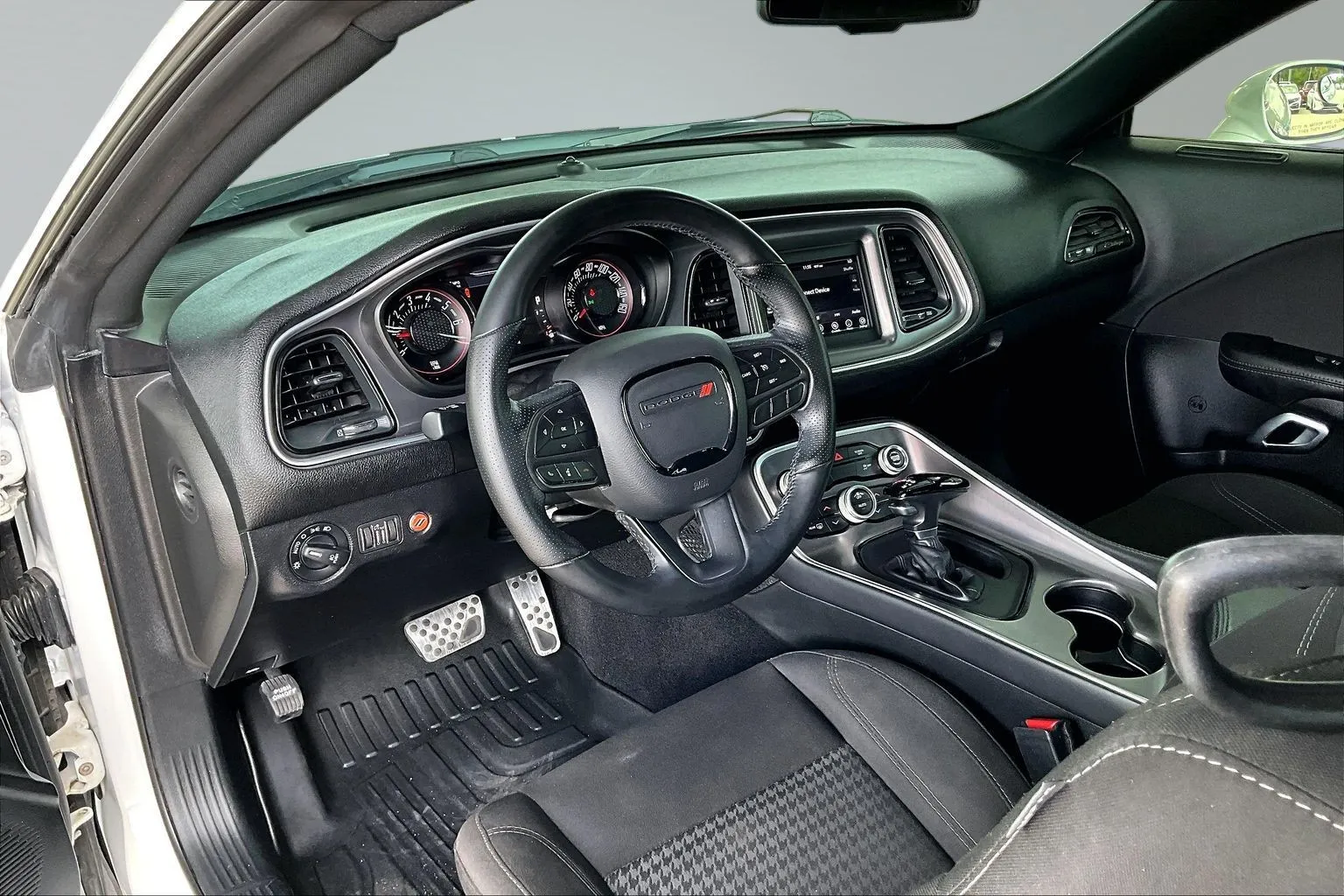 Dodge Challenger photo 14