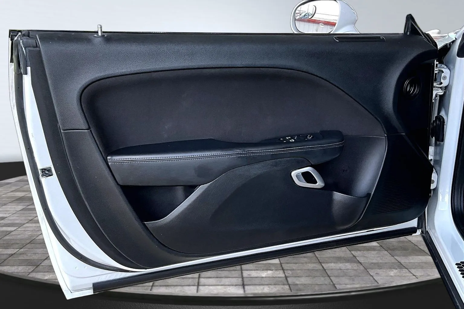Dodge Challenger photo 17