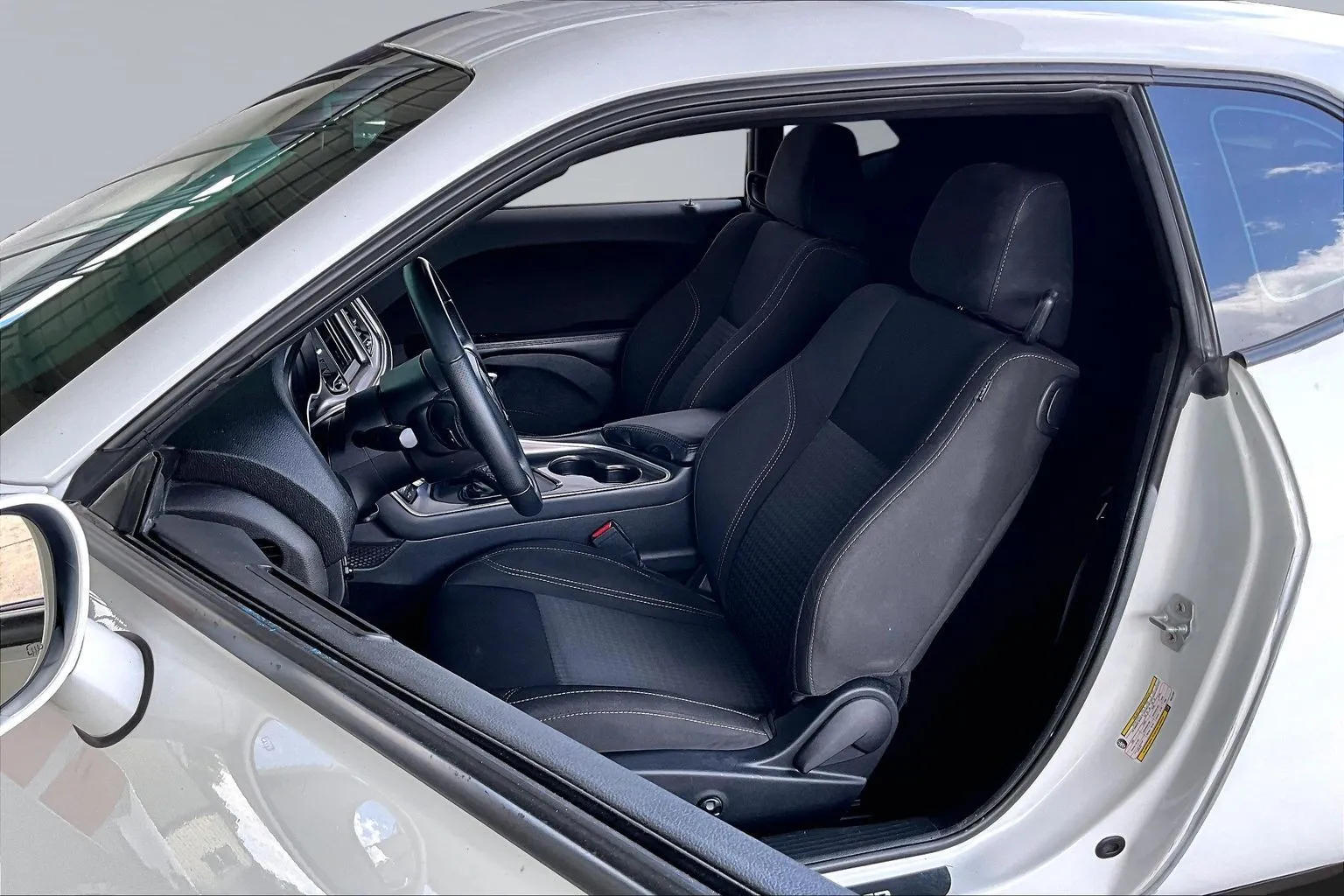 Dodge Challenger photo 18