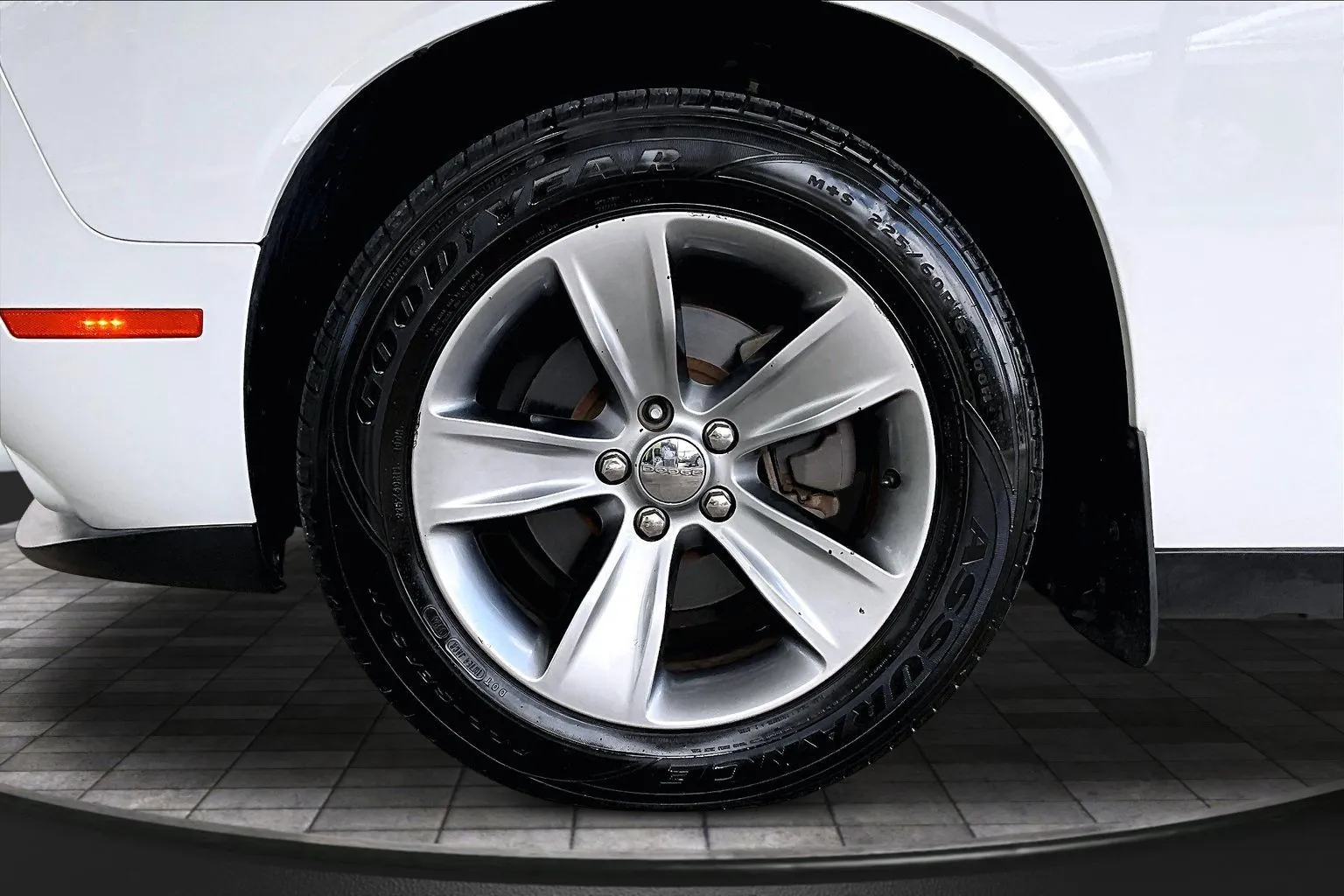 Dodge Challenger photo 30