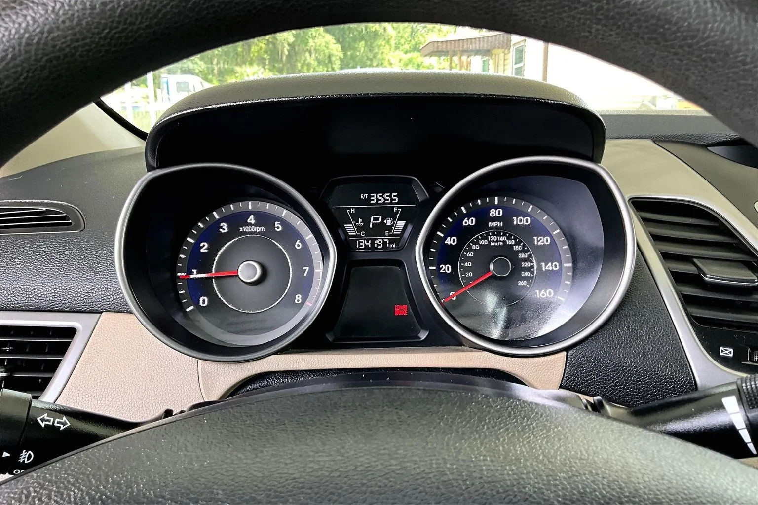 Hyundai Elantra photo 12