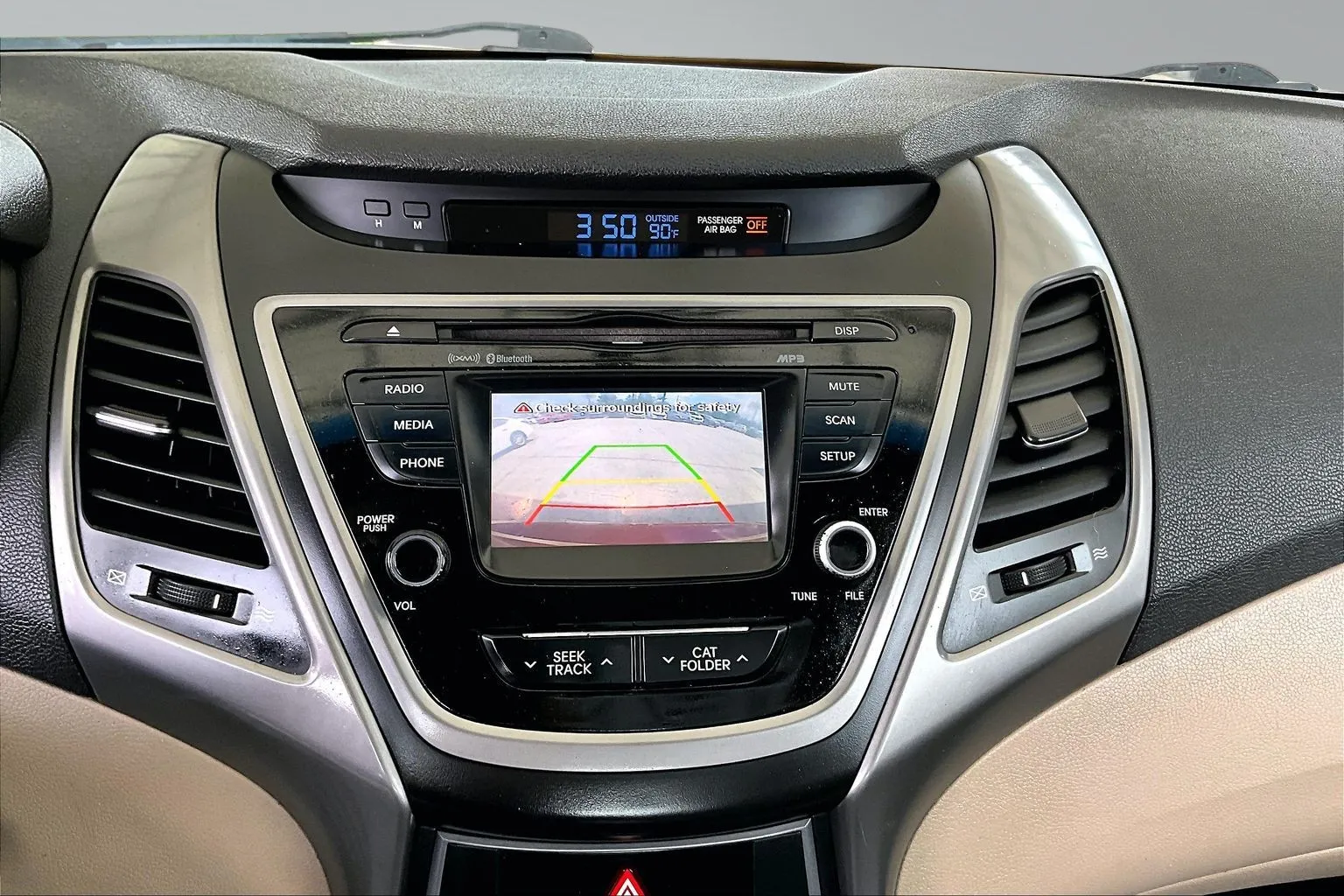 Hyundai Elantra photo 13