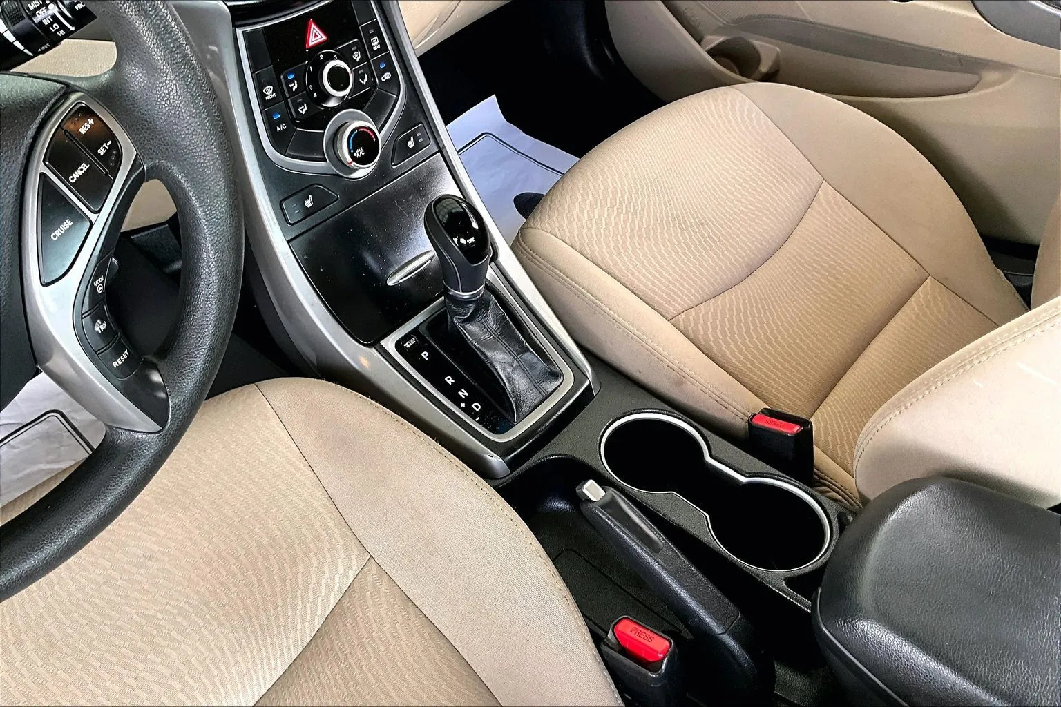 Hyundai Elantra photo 15