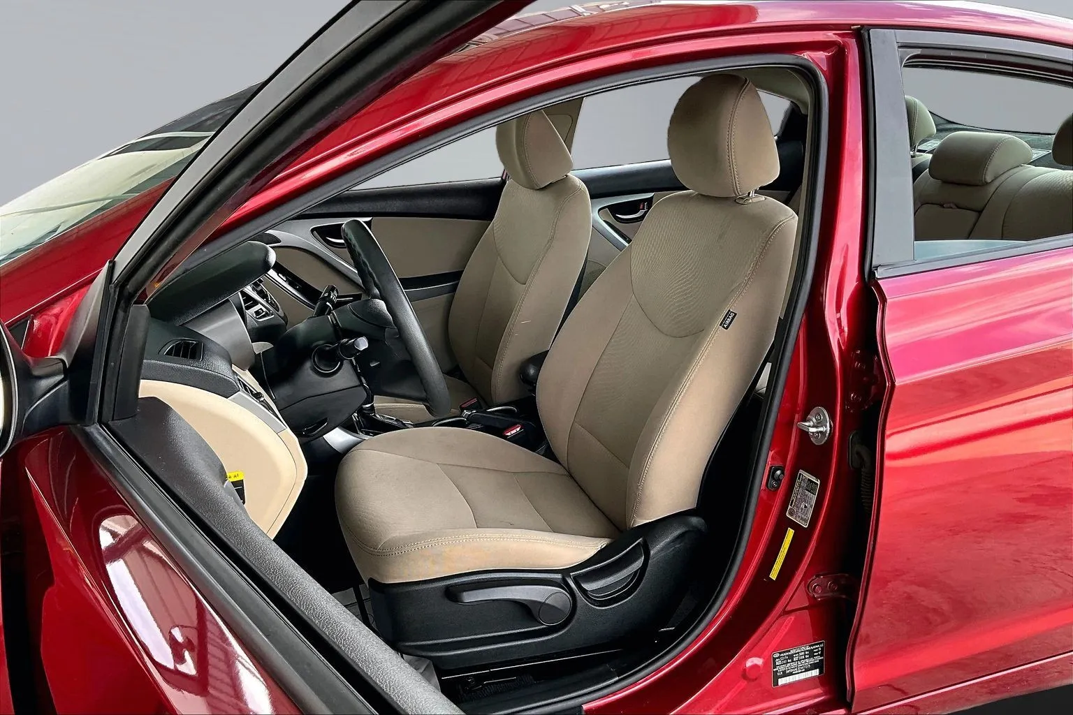 Hyundai Elantra photo 18