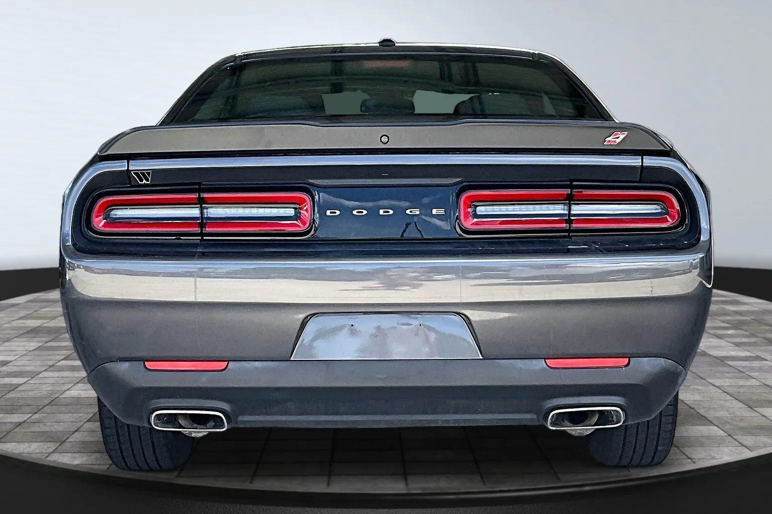 Dodge Challenger photo 5