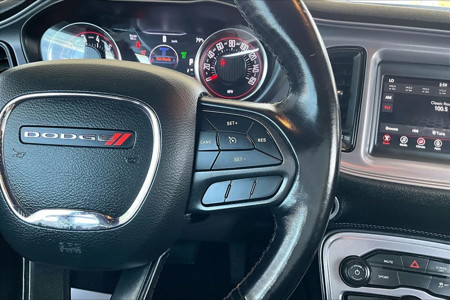 Dodge Challenger photo 11