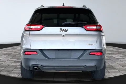 More photos of 2016 Jeep Cherokee at M&J Auto Sales and Service, FL
