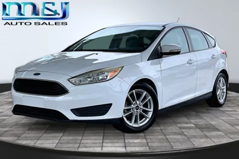 White 2017 Ford Focus SE for sale in Jacksonville, FL