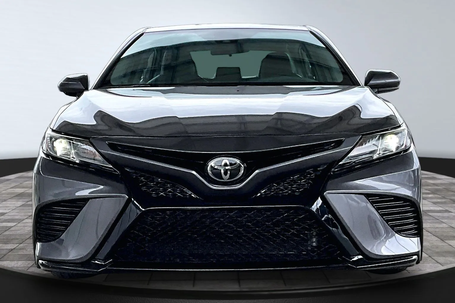 Toyota Camry photo 2