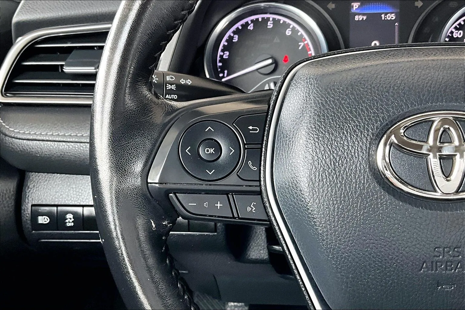 Toyota Camry photo 10