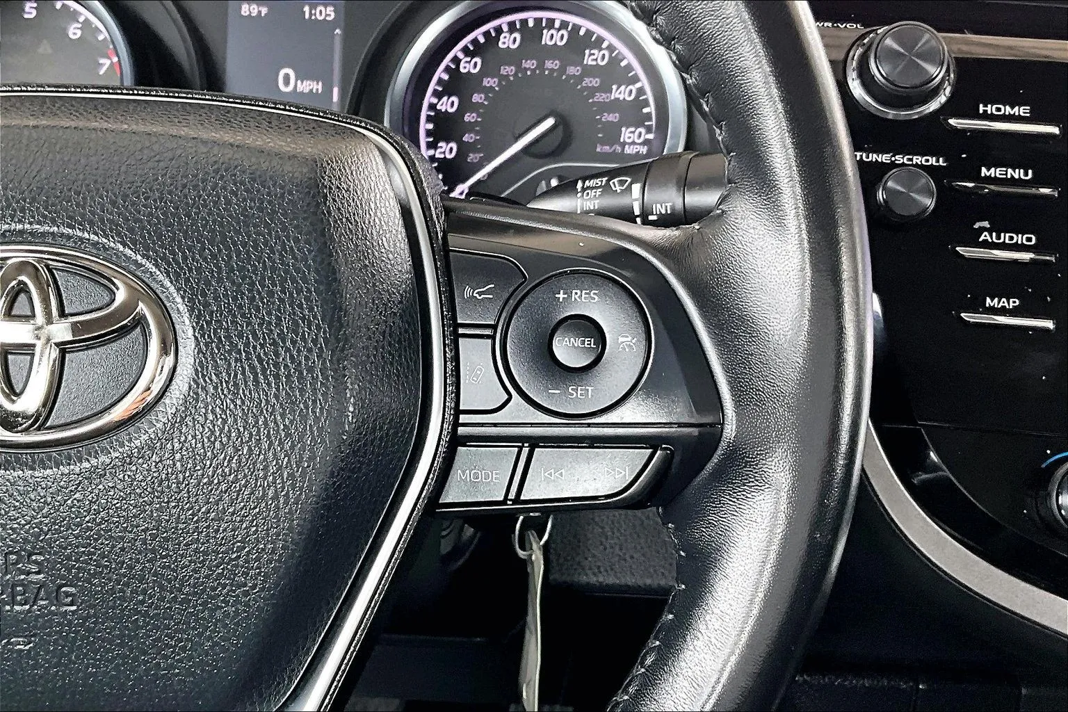 Toyota Camry photo 11