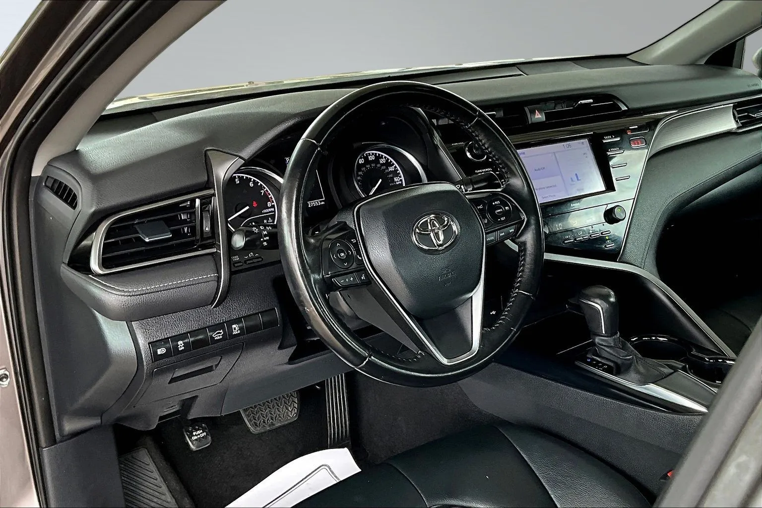 Toyota Camry photo 14