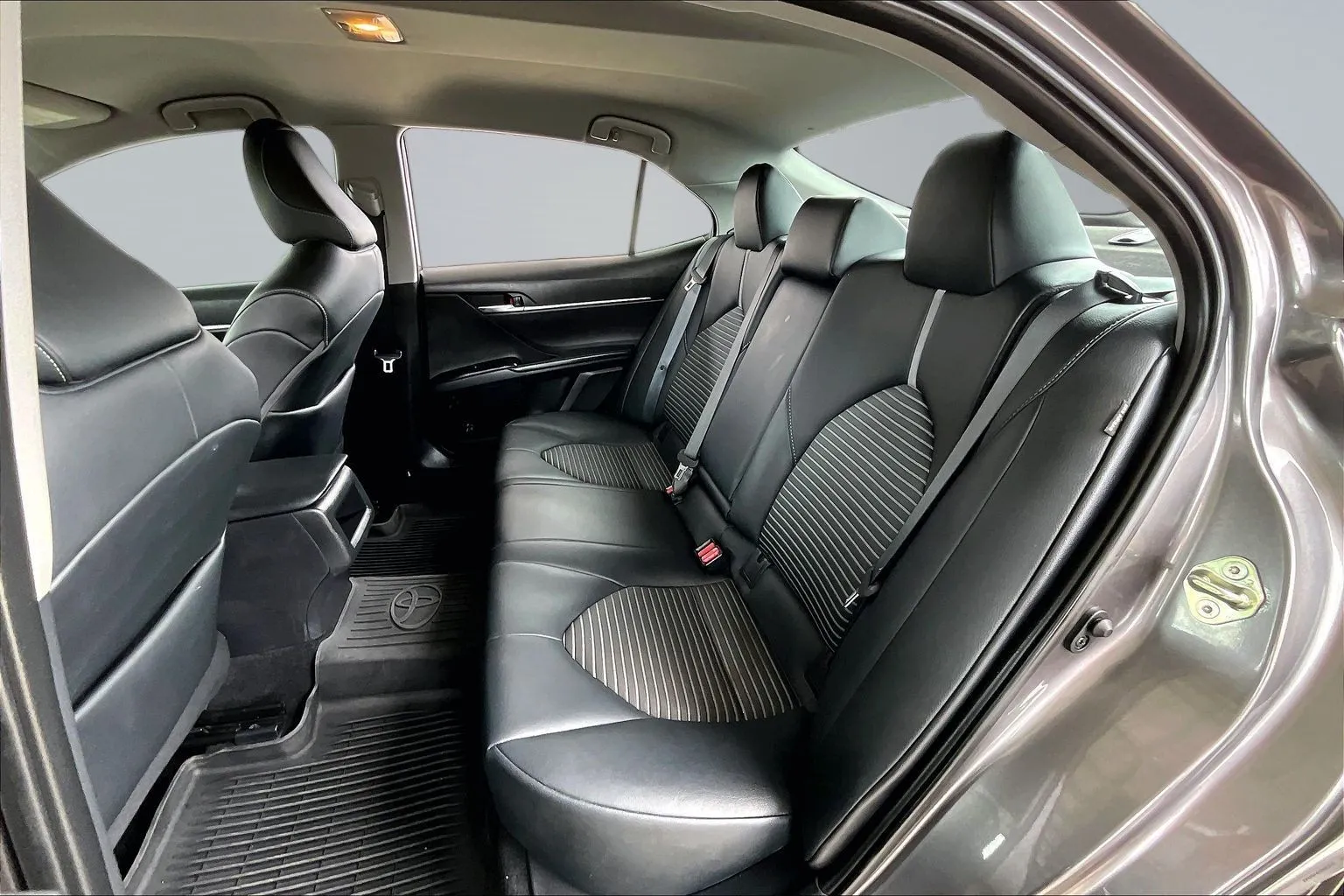 Toyota Camry photo 19