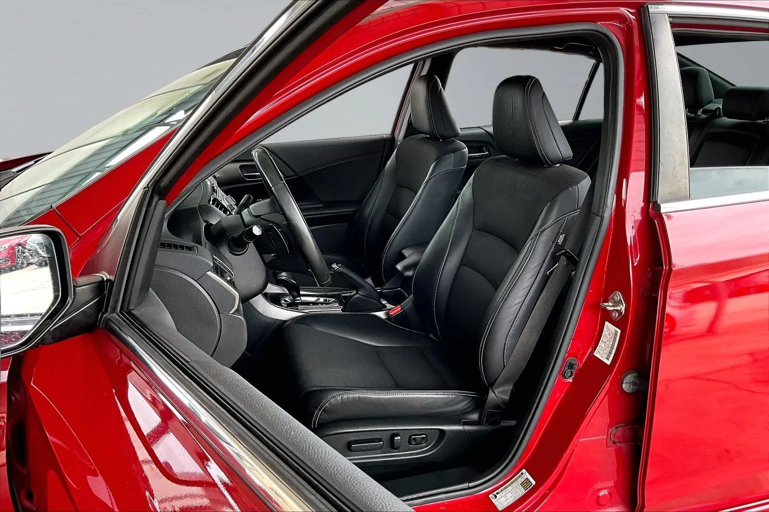 Honda Accord photo 18