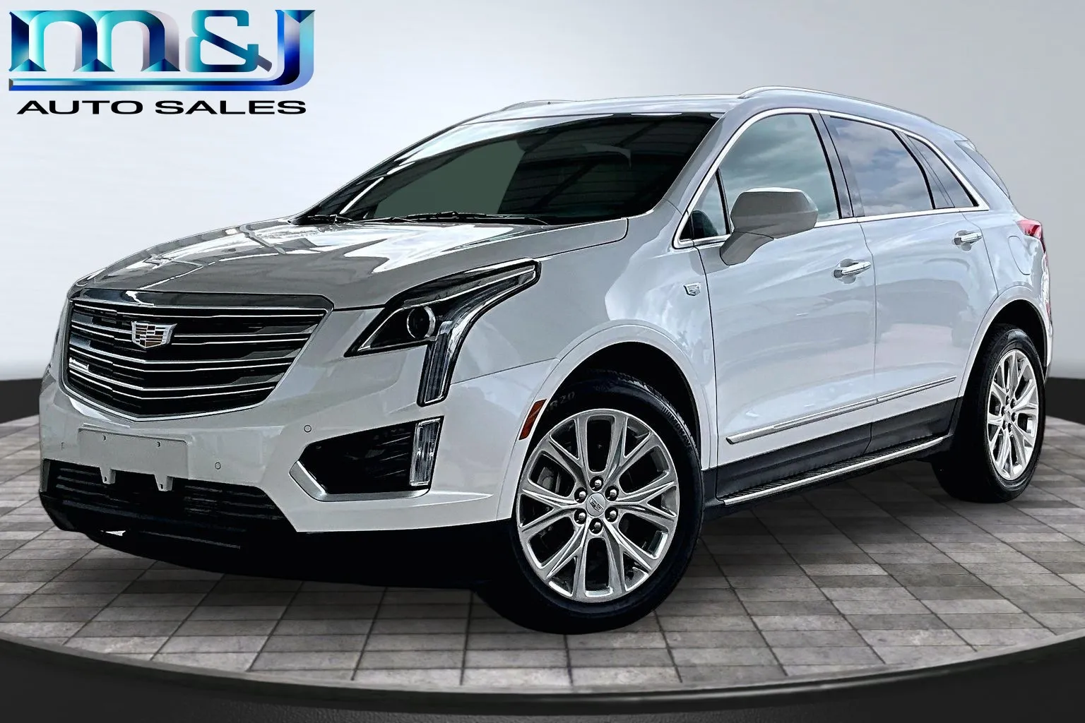 White 2019 Cadillac XT5 Luxury for sale in Jacksonville, FL