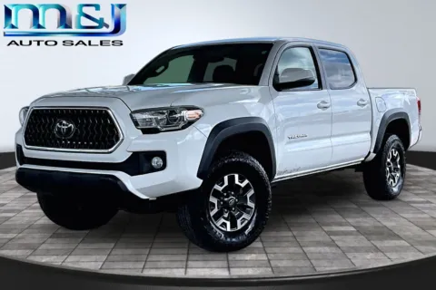 White 2018 Toyota Tacoma for sale in Jacksonville, FL