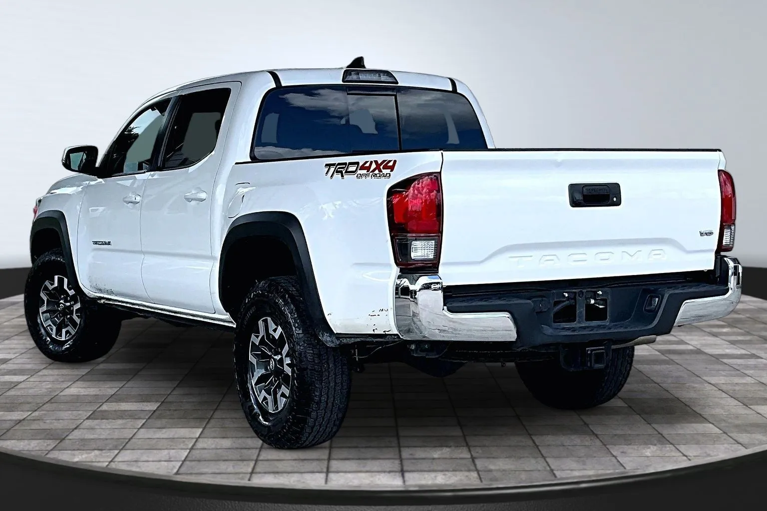 Toyota Tacoma photo 4