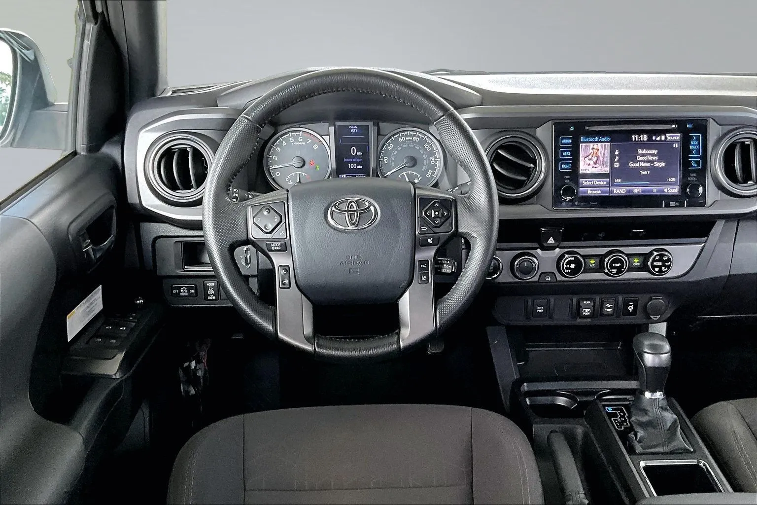 Toyota Tacoma photo 9