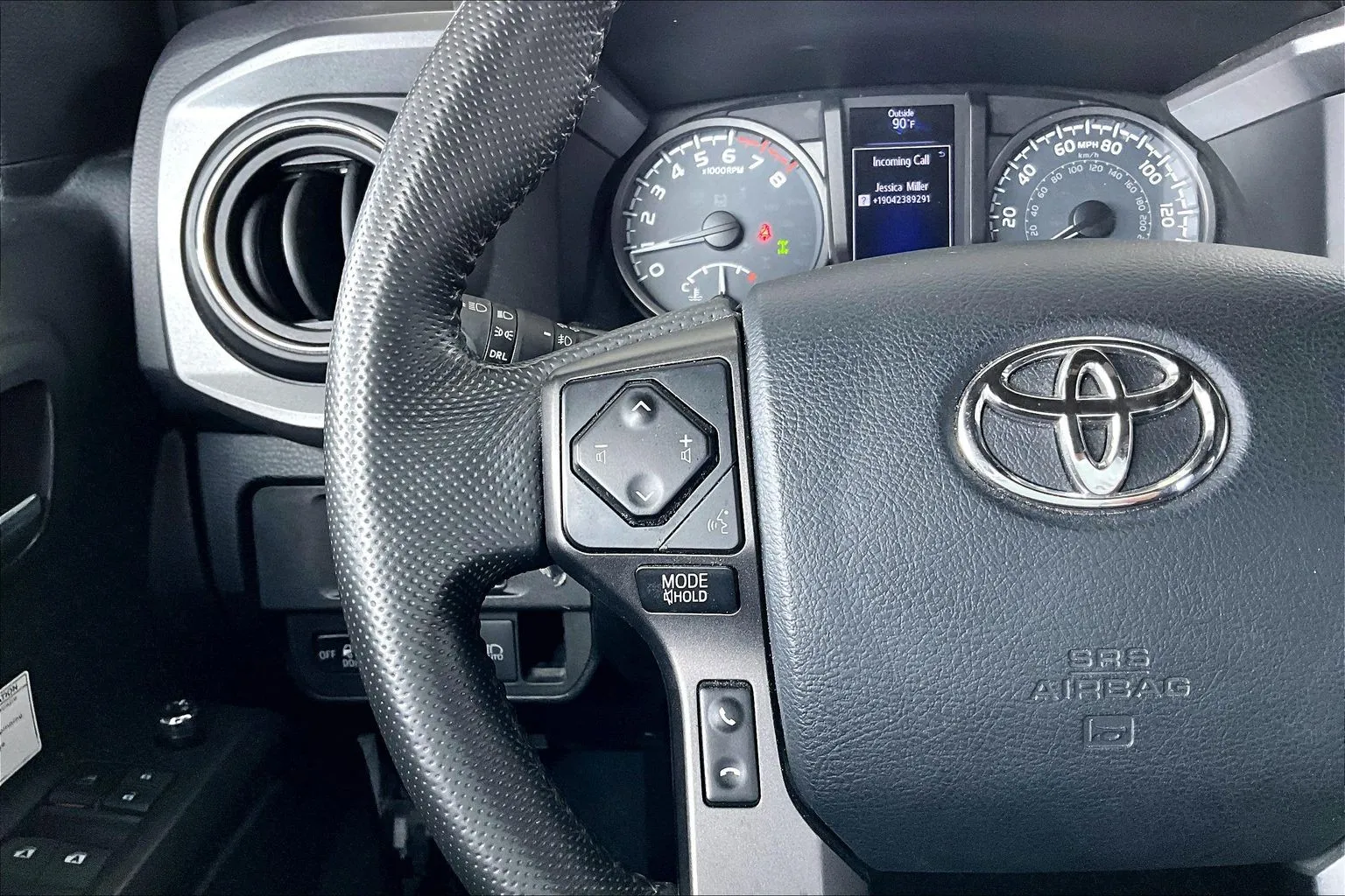 Toyota Tacoma photo 11