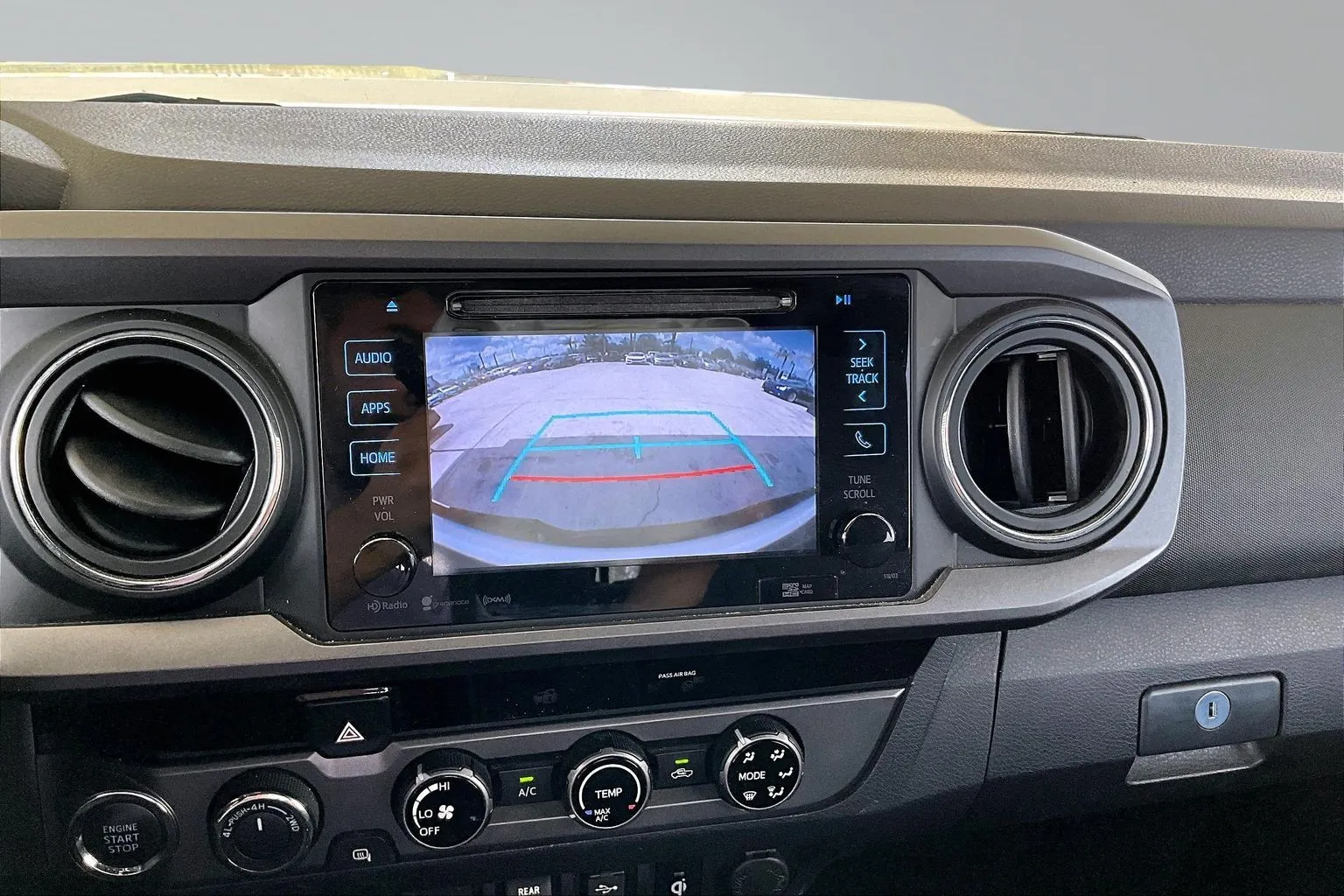 Toyota Tacoma photo 14