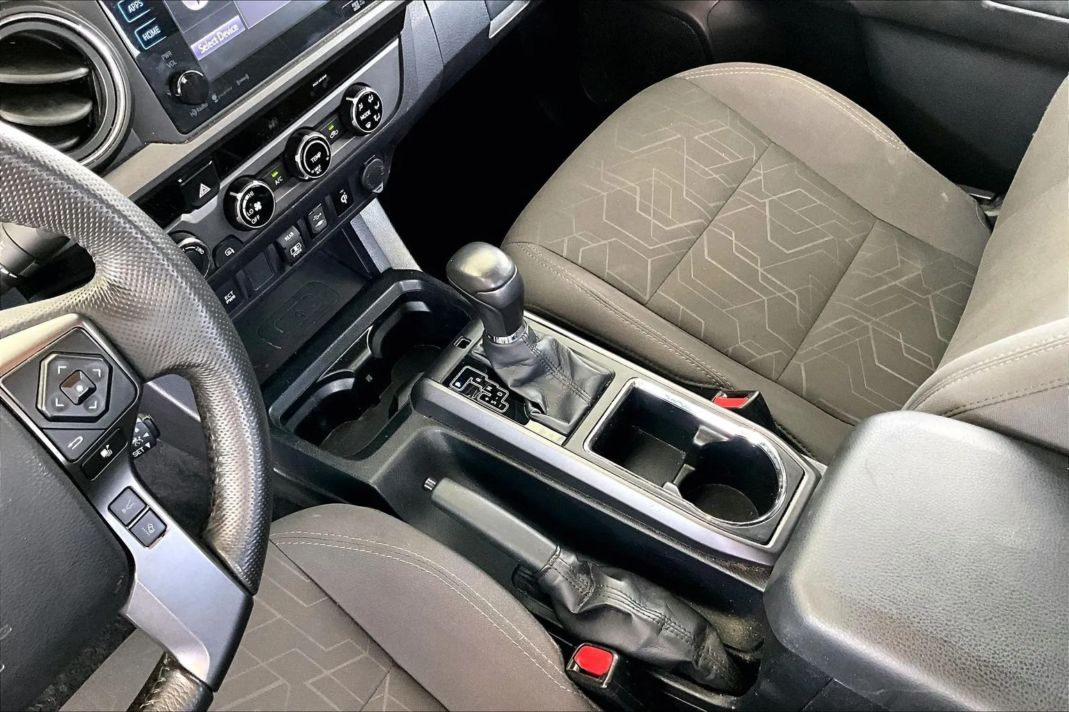 Toyota Tacoma photo 16