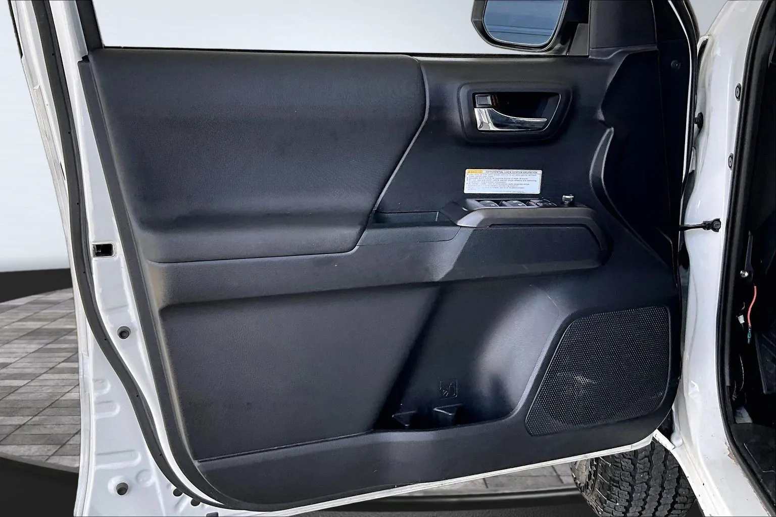 Toyota Tacoma photo 18