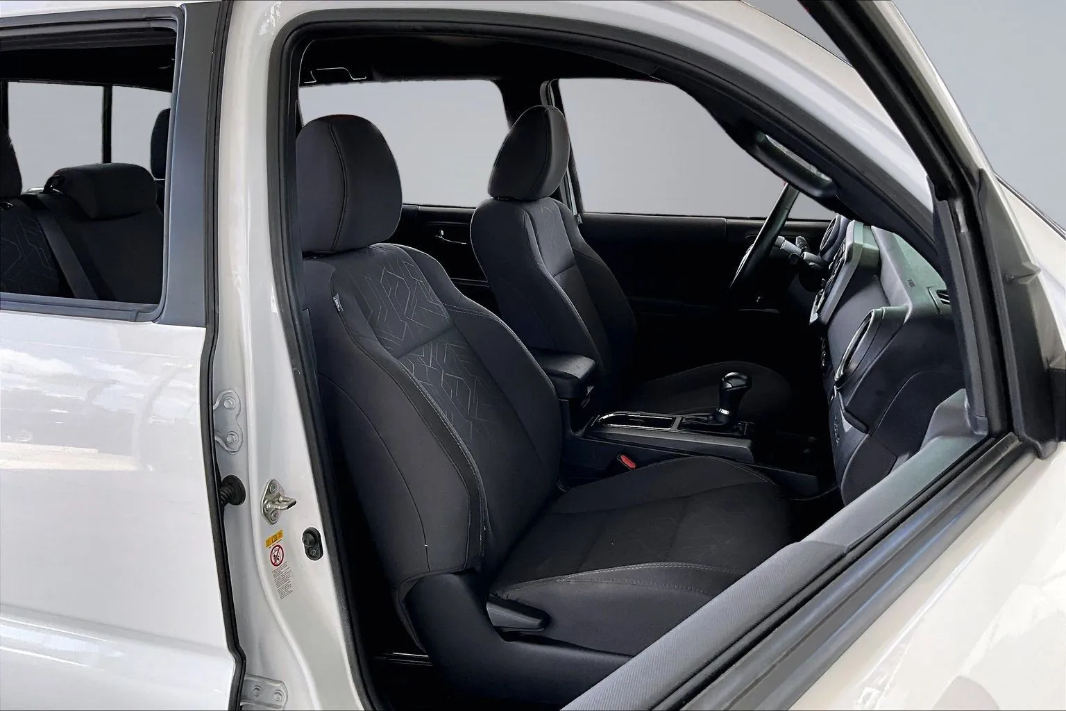 Toyota Tacoma photo 26