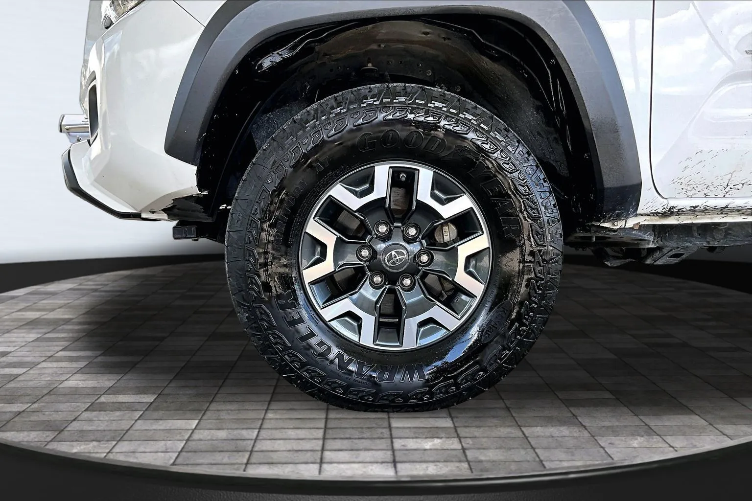 Toyota Tacoma photo 31