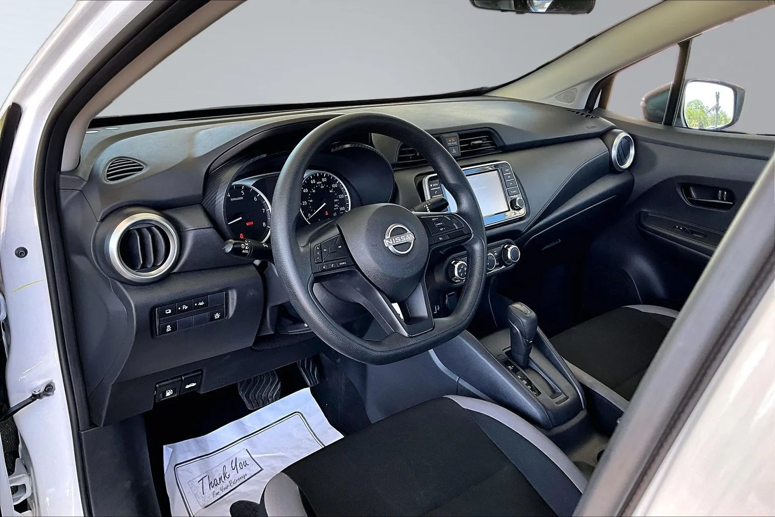 Nissan Versa photo 14