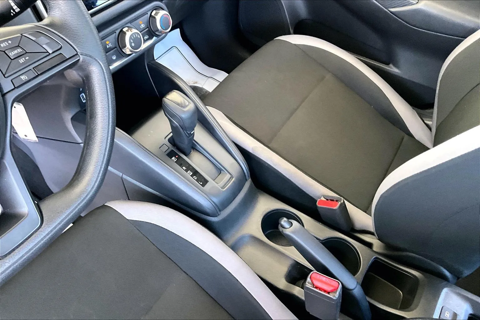 Nissan Versa photo 15