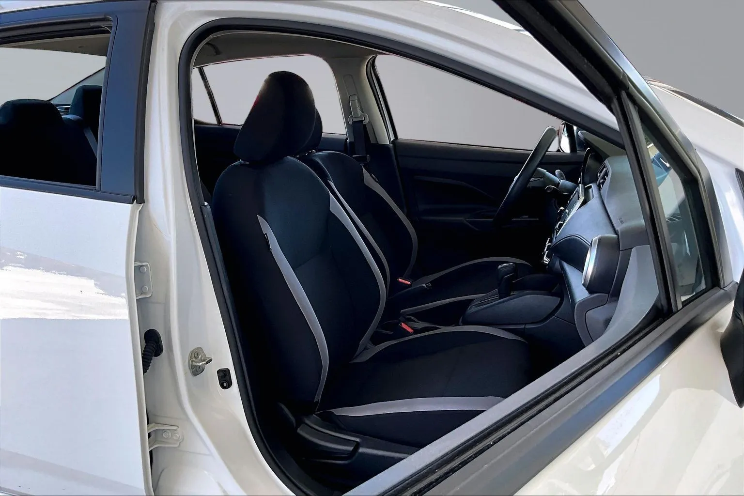 Nissan Versa photo 25