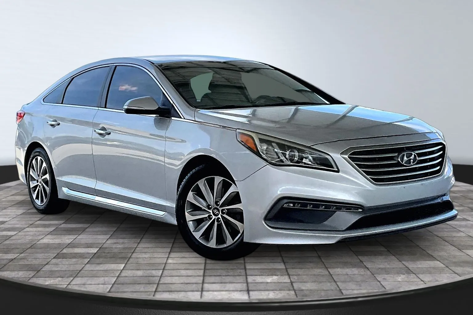 Hyundai Sonata photo 3