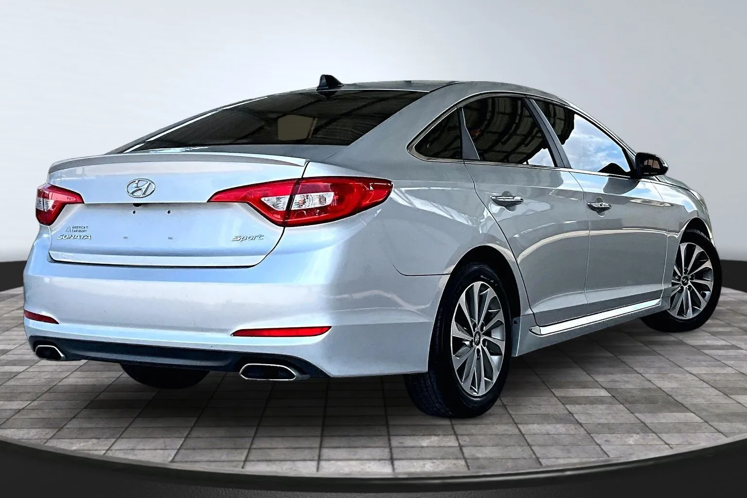 Hyundai Sonata photo 6