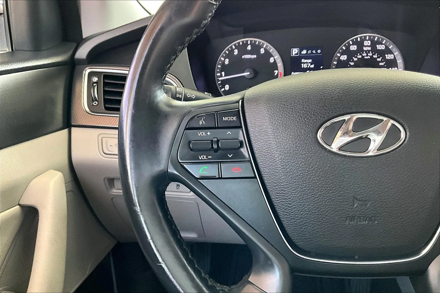 Hyundai Sonata photo 10