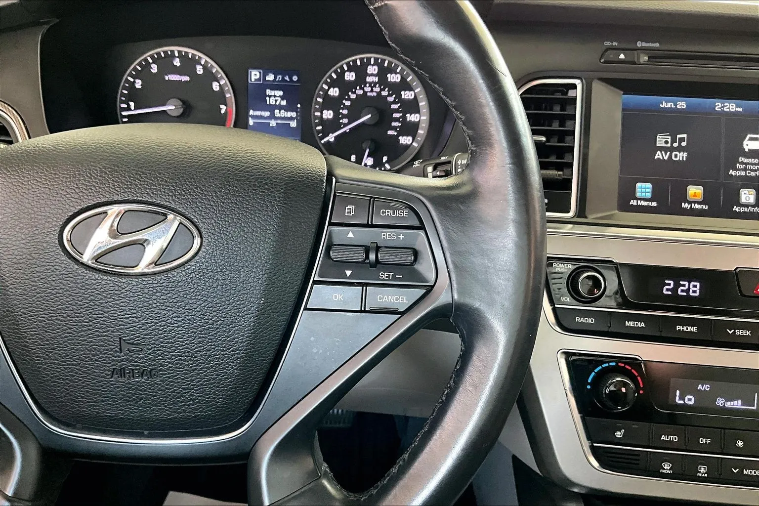 Hyundai Sonata photo 11