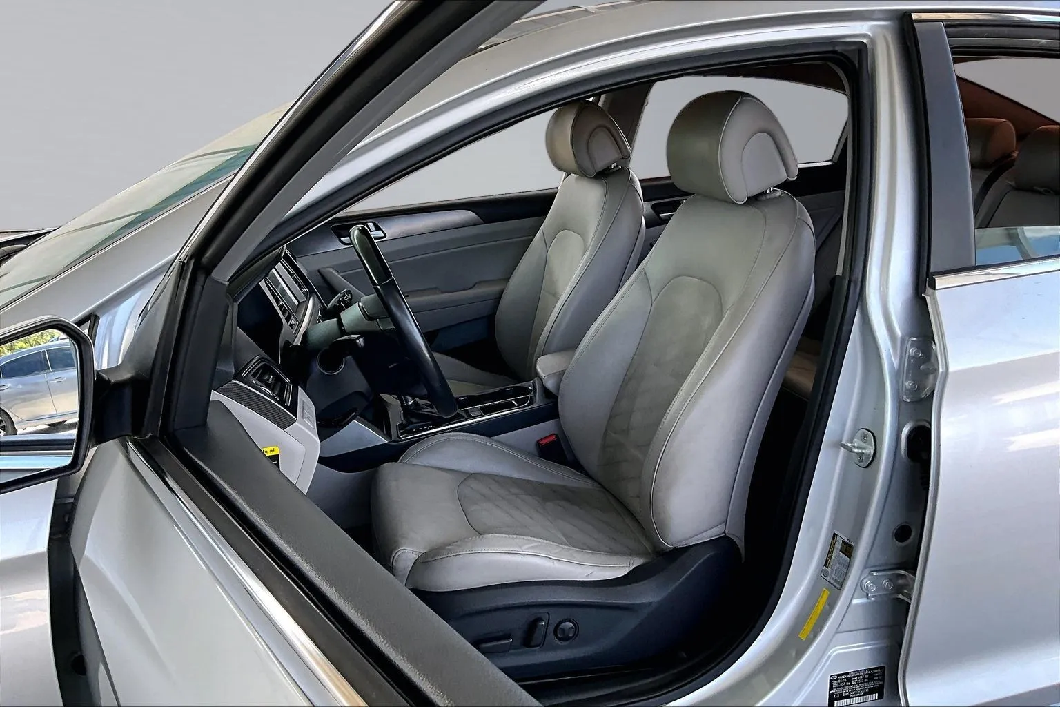 Hyundai Sonata photo 18
