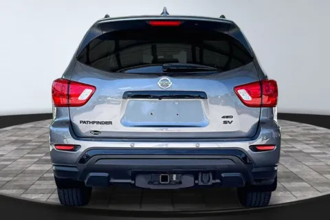 More photos of 2019 Nissan Pathfinder at M&J Auto Sales and Service, FL