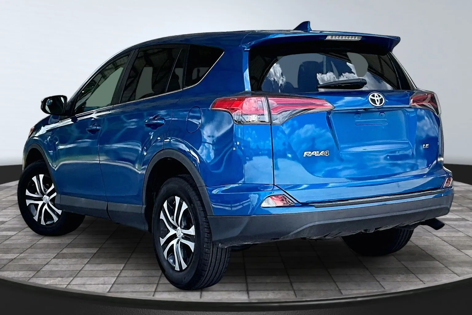 Toyota RAV4 photo 4