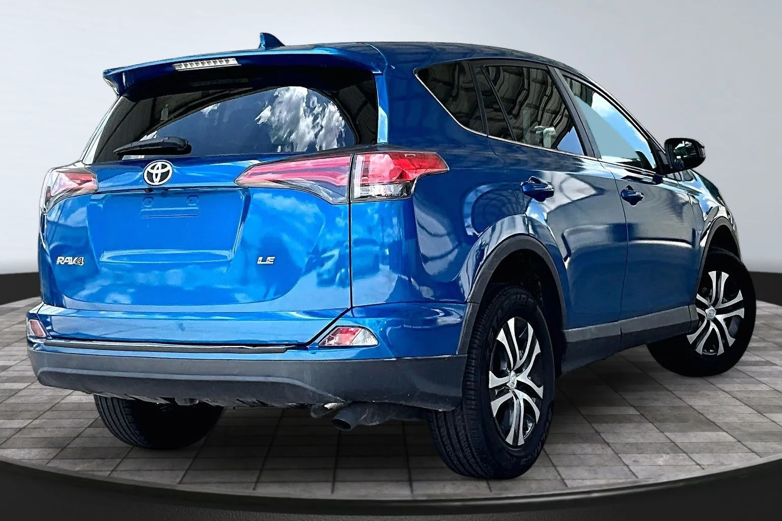 Toyota RAV4 photo 6