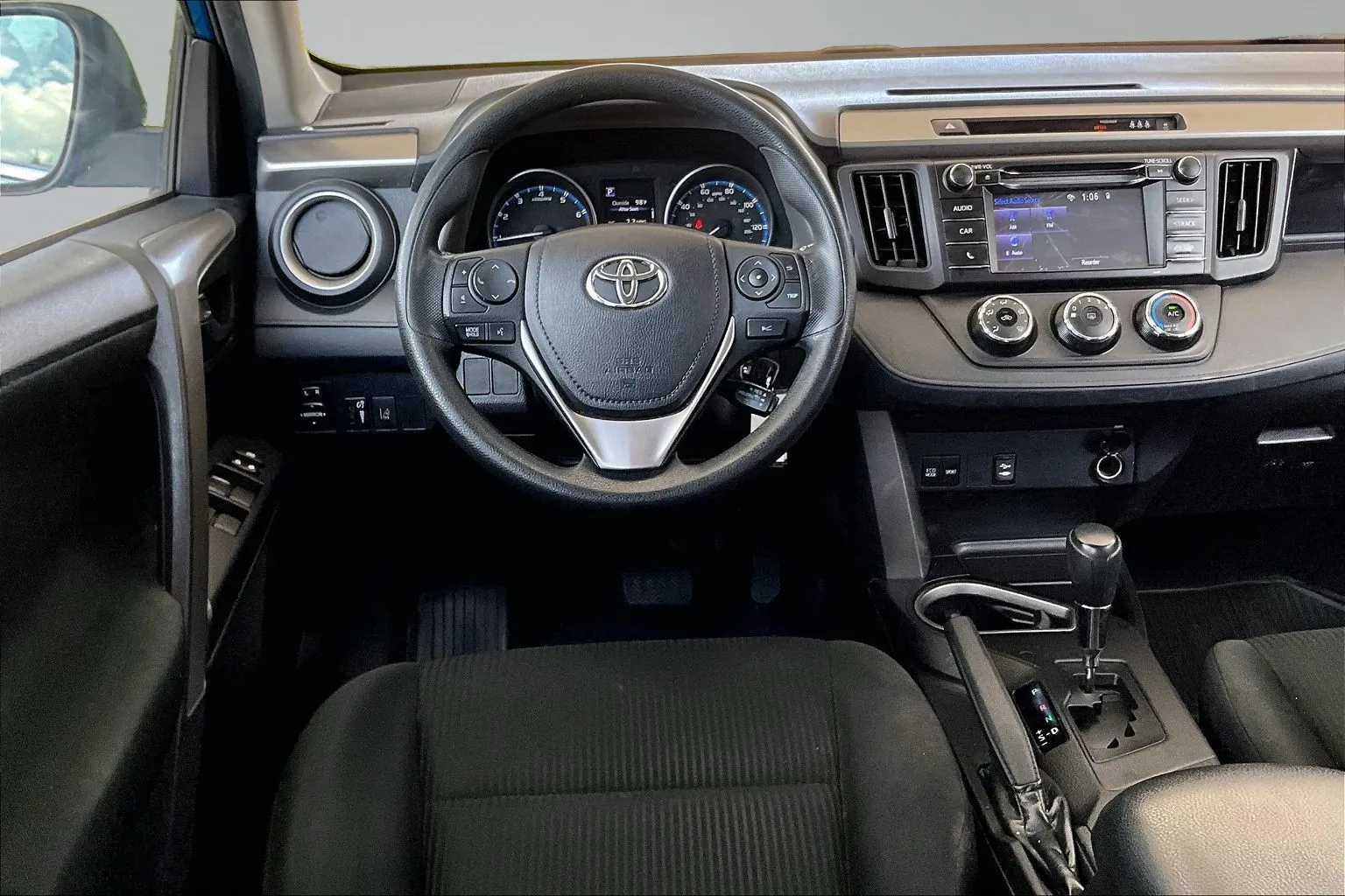 Toyota RAV4 photo 8