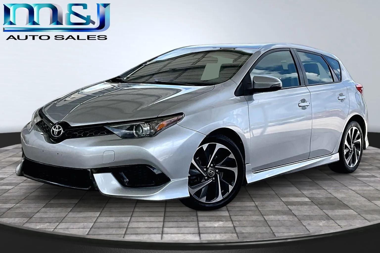 Silver 2017 Toyota Corolla iM for sale in Jacksonville, FL