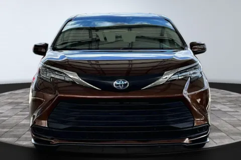 Photos of 2021 Toyota Sienna LE 8-Passenger for sale in Jacksonville, FL at M&J Auto Sales and Service