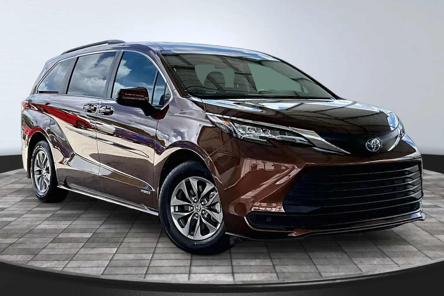 Toyota Sienna photo 3
