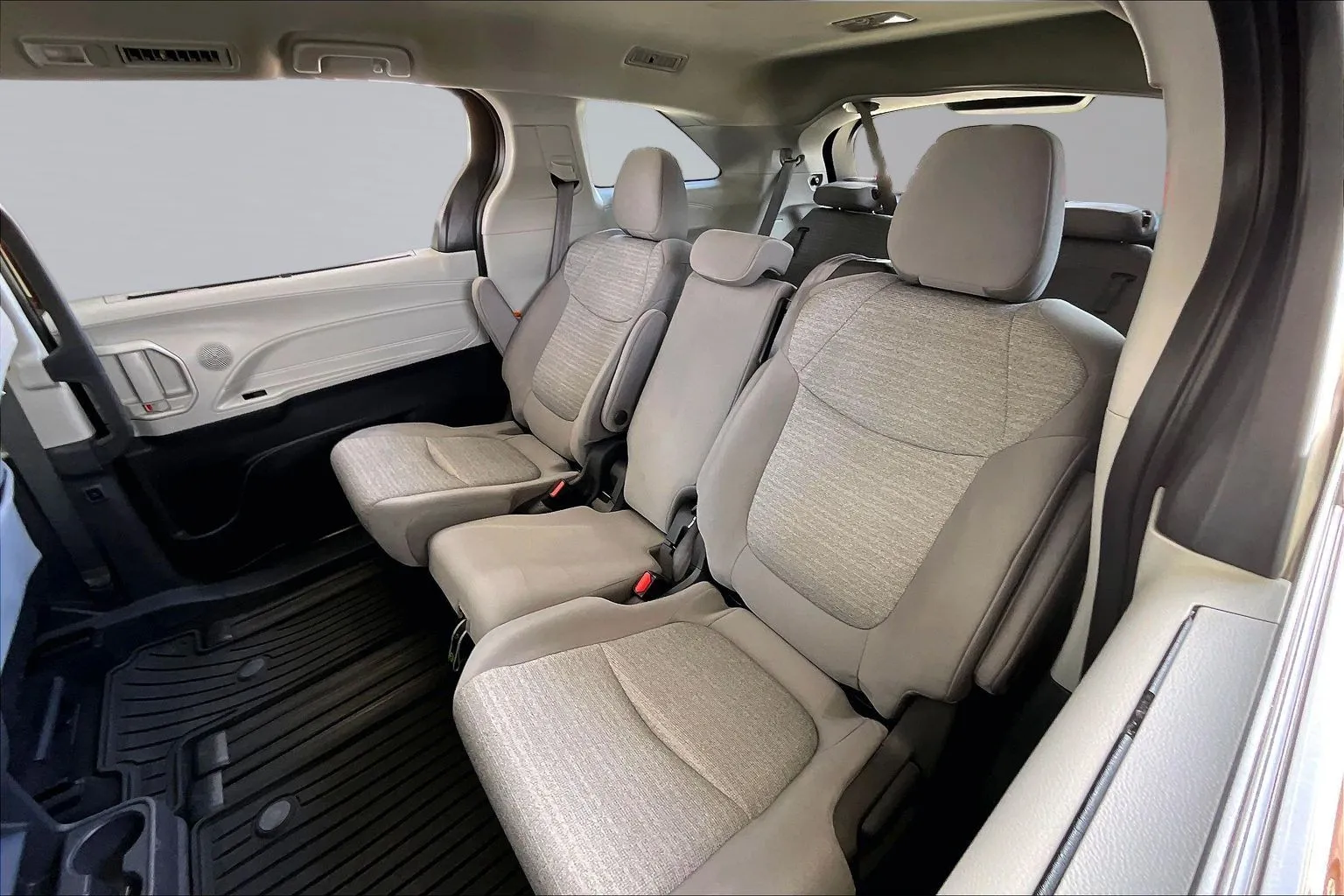 Toyota Sienna photo 19